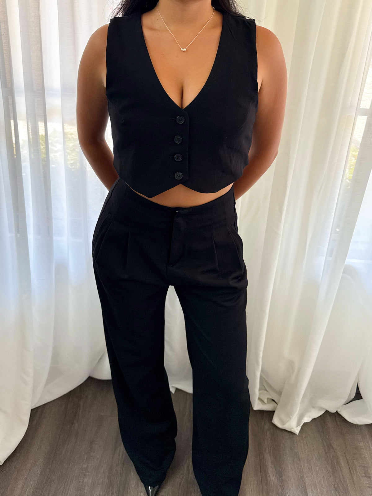 Sandy Vest Top (Black)