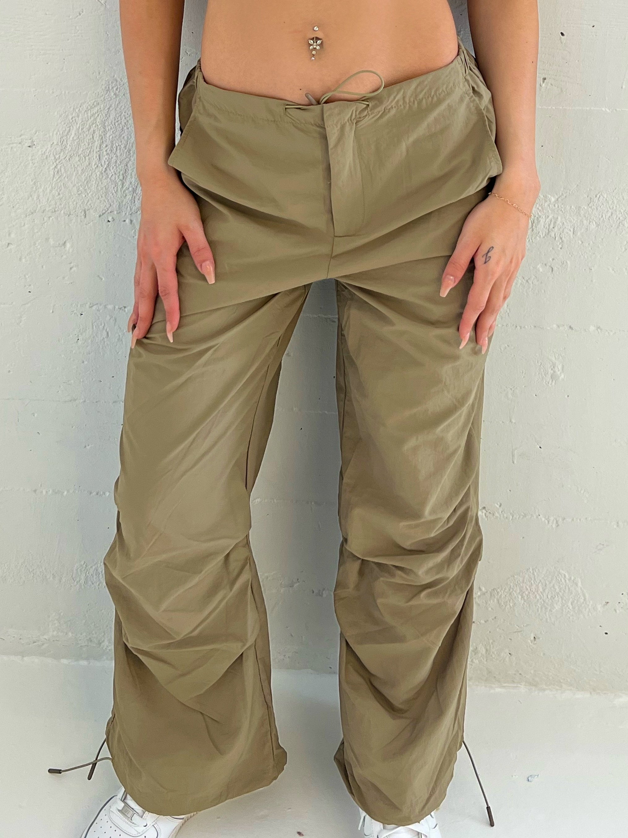 Isabel Low Rise Cargo Pants (Olive)