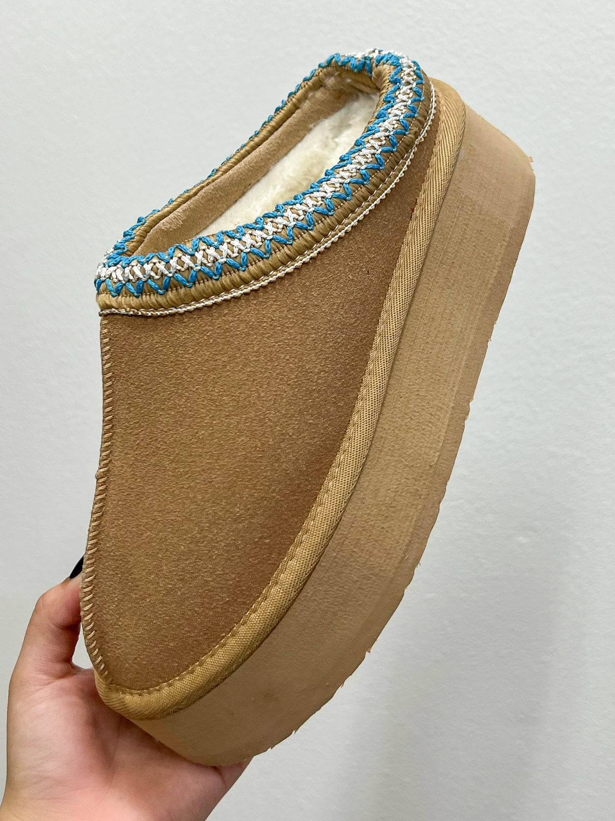 Jovie Slippers (Light Chestnut)