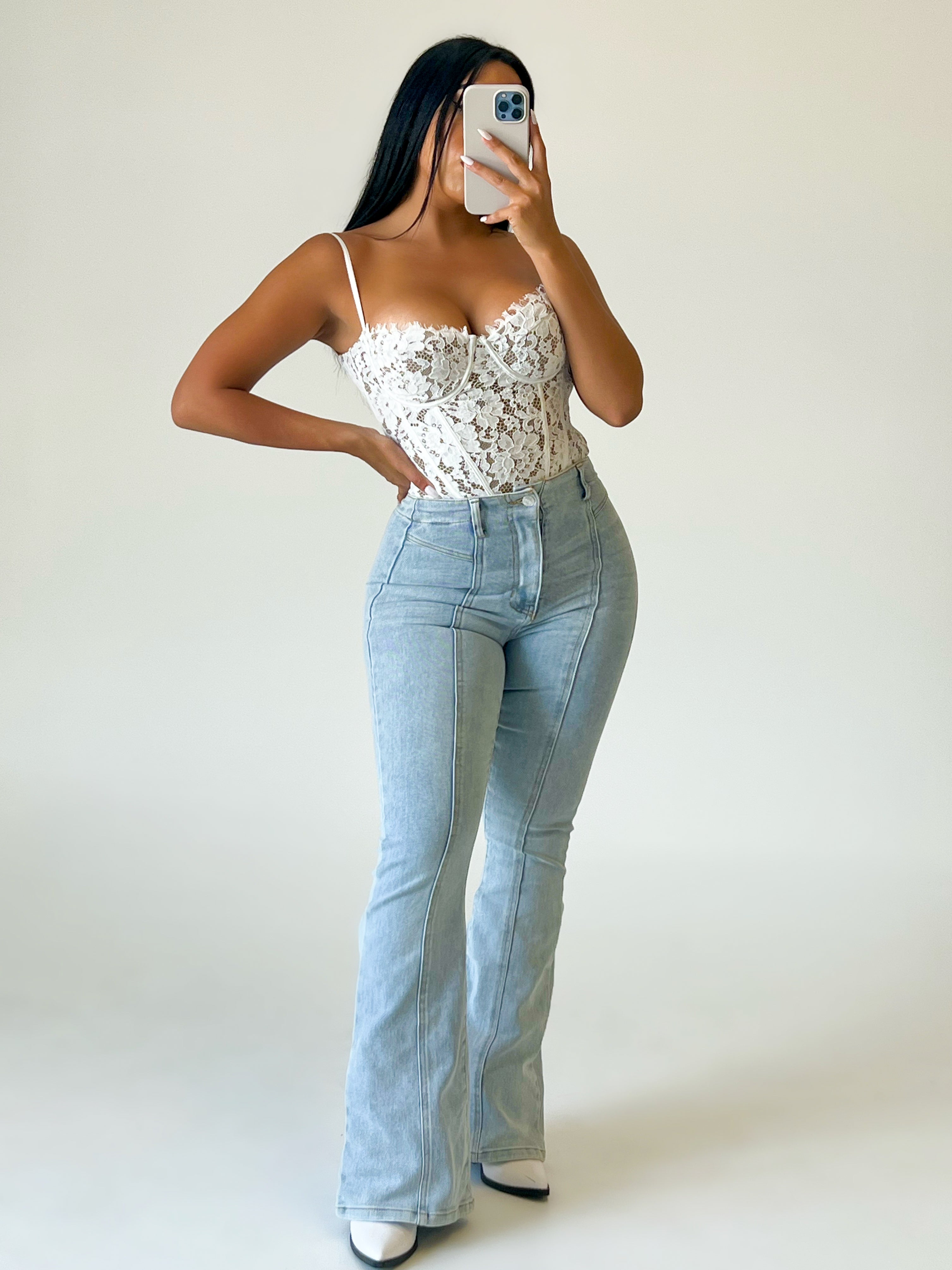 HIGH-RISE FLARE JEANS