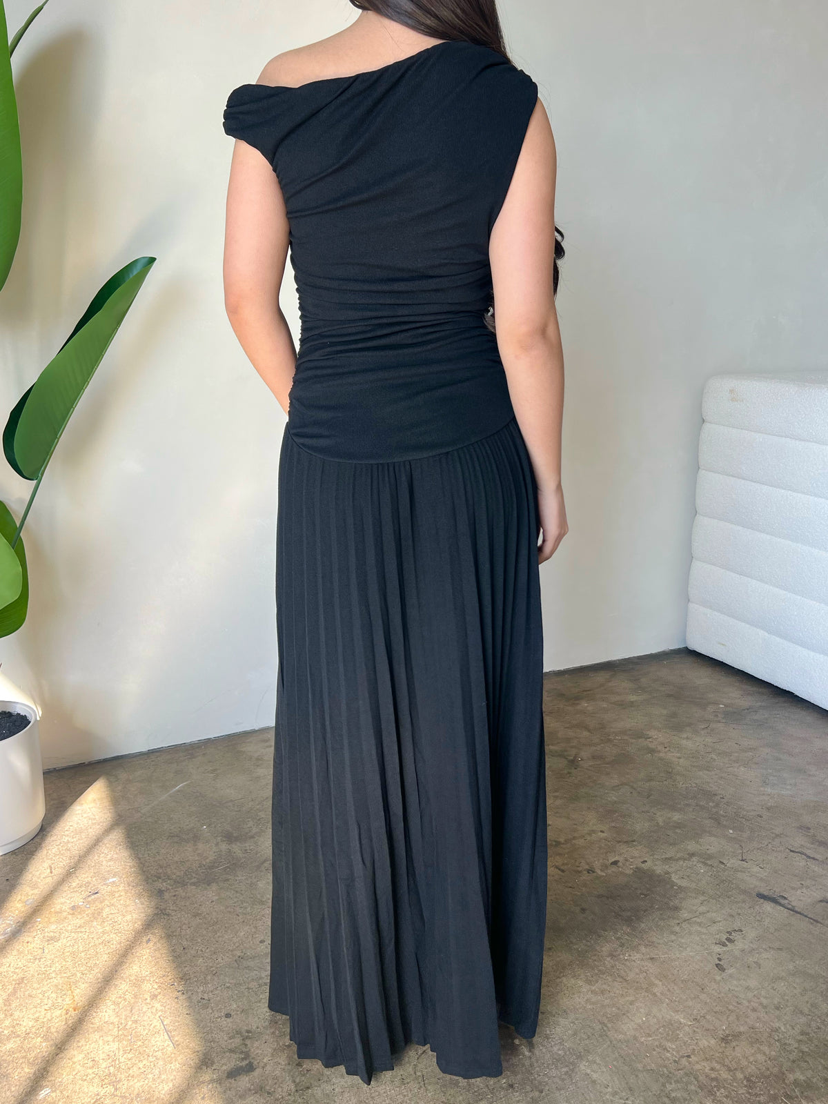 Emma Ruched Maxi Dress (Black)