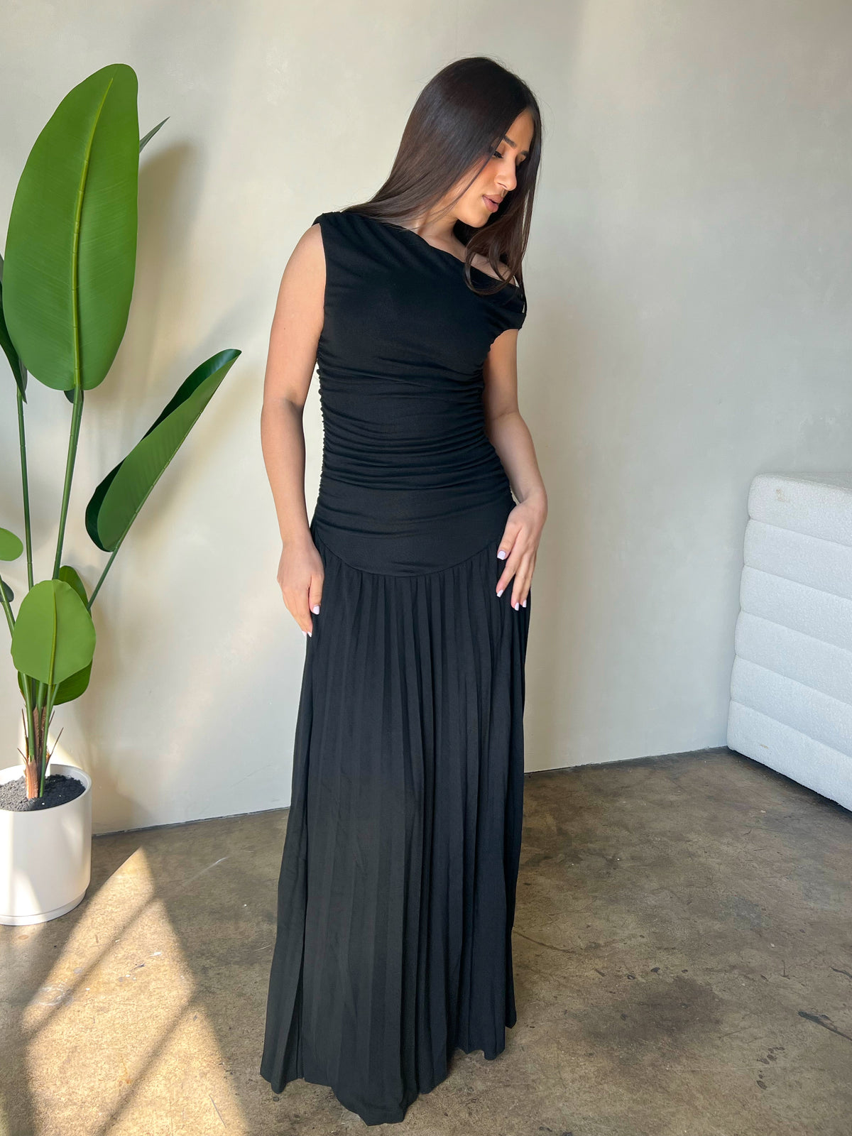 Emma Ruched Maxi Dress (Black)