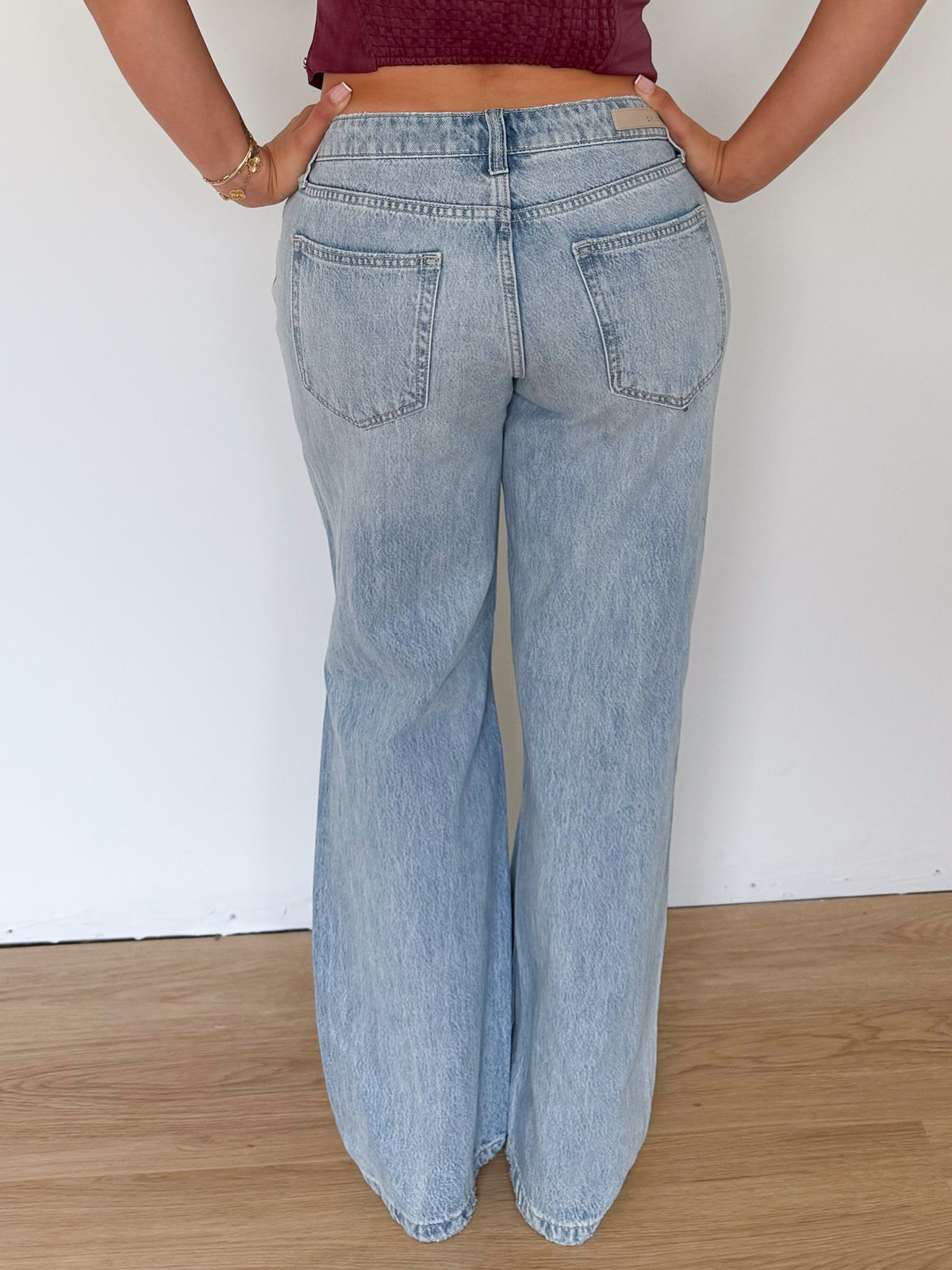 Natalia Low Baggy Jeans (Light Denim)