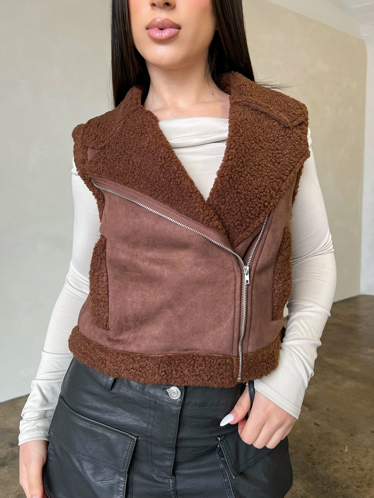 Stacy Sherpa Vest  (Brown)