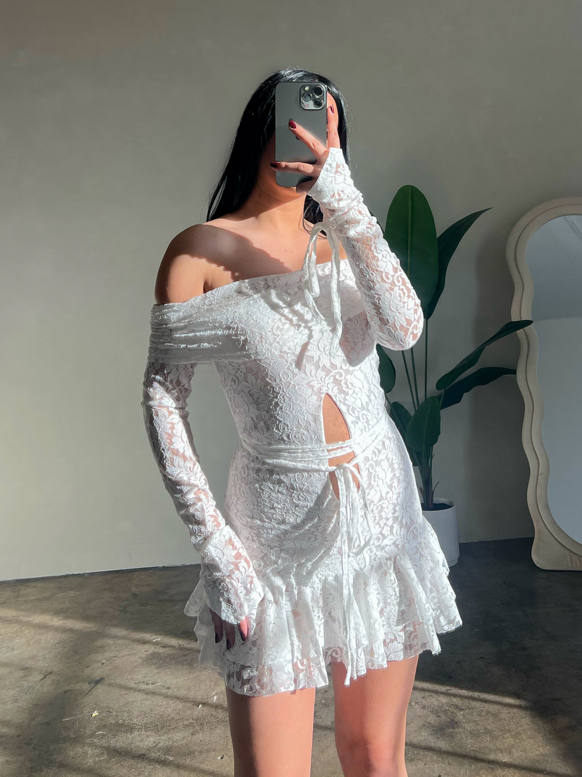 Cynthia Off The Shoulder Dress (White)