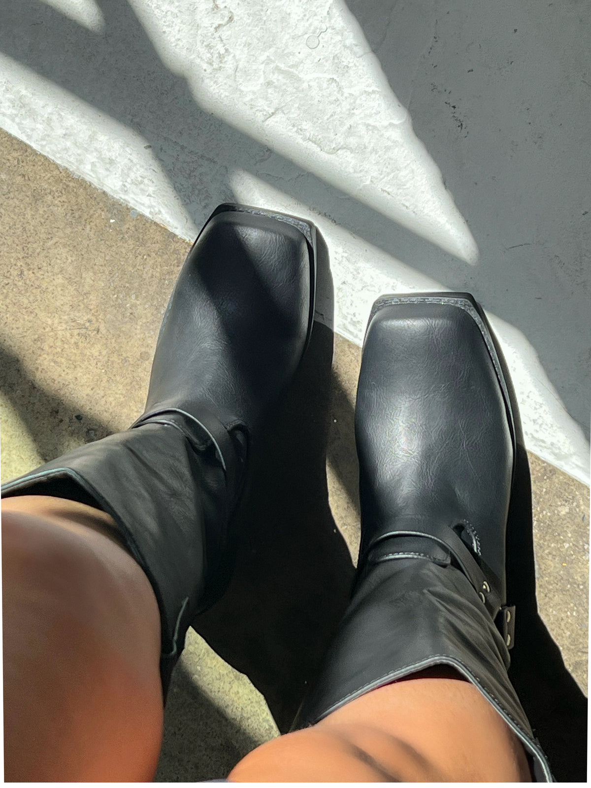 Jaenessa Boots (Black)