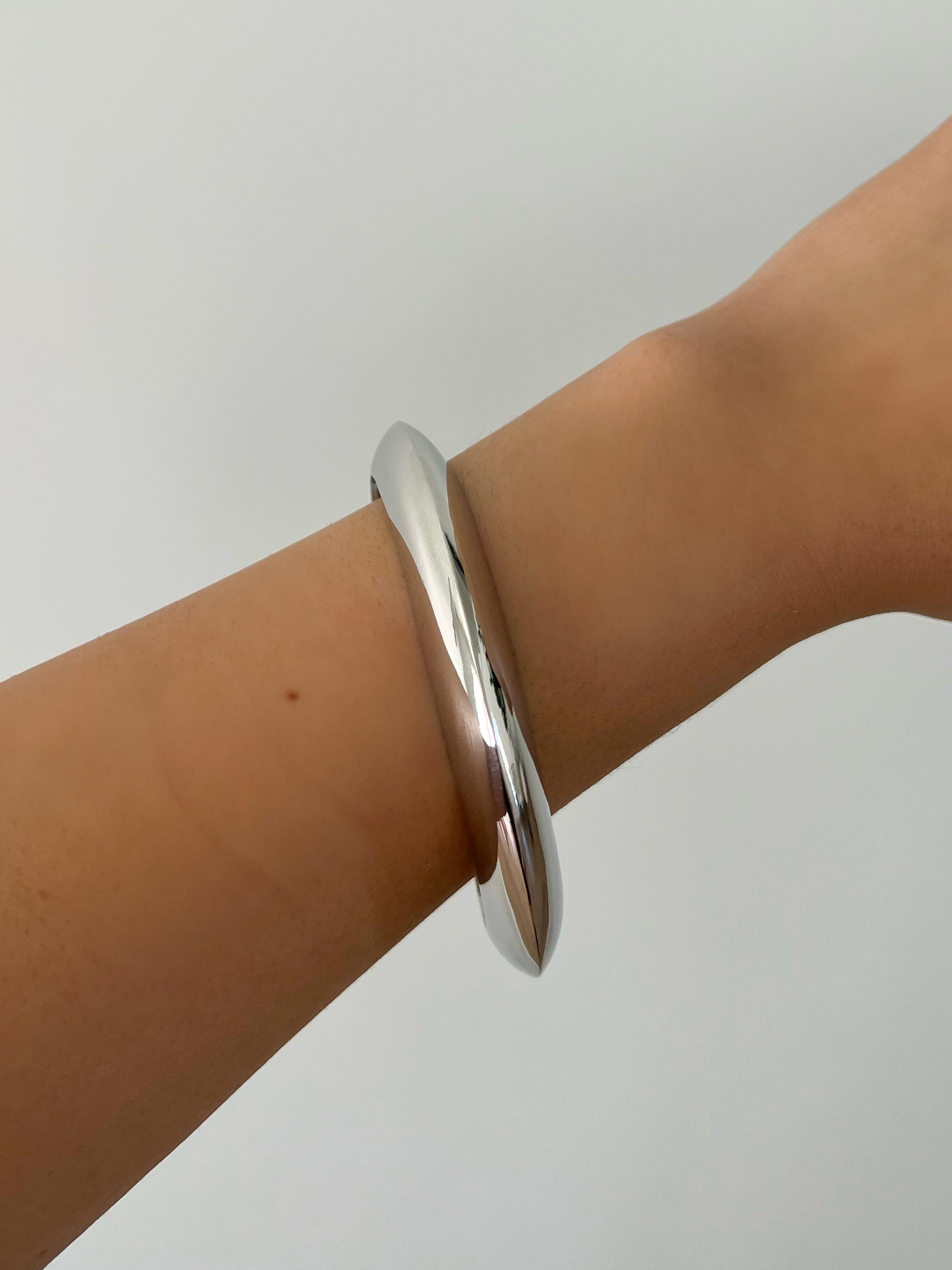 Silvia Cuff Bracelet (Silver)