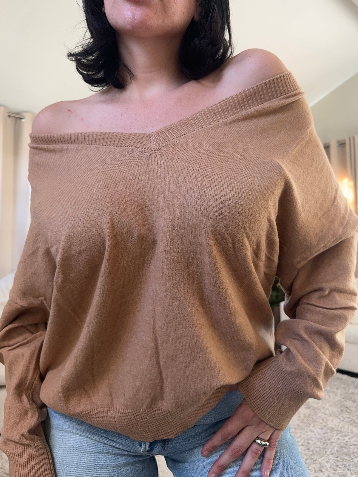 Angelica V-Neck (Tan)