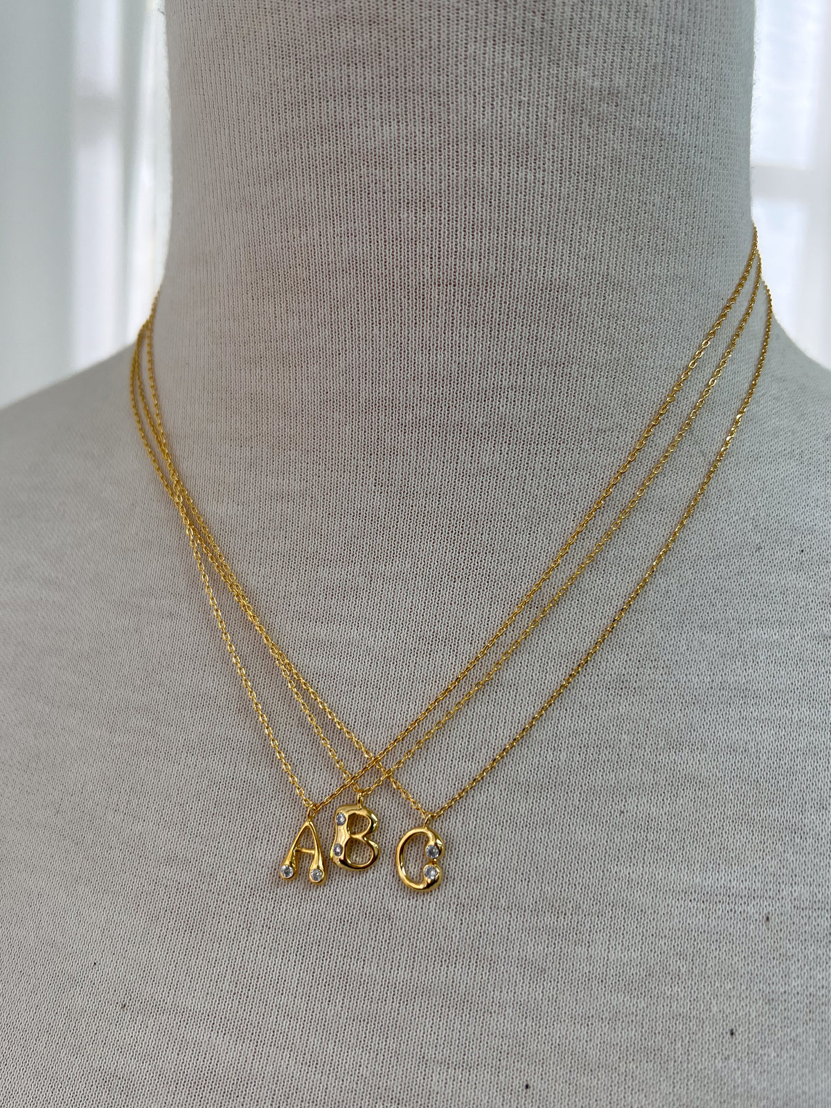 Jamie Initial Necklace (Gold)