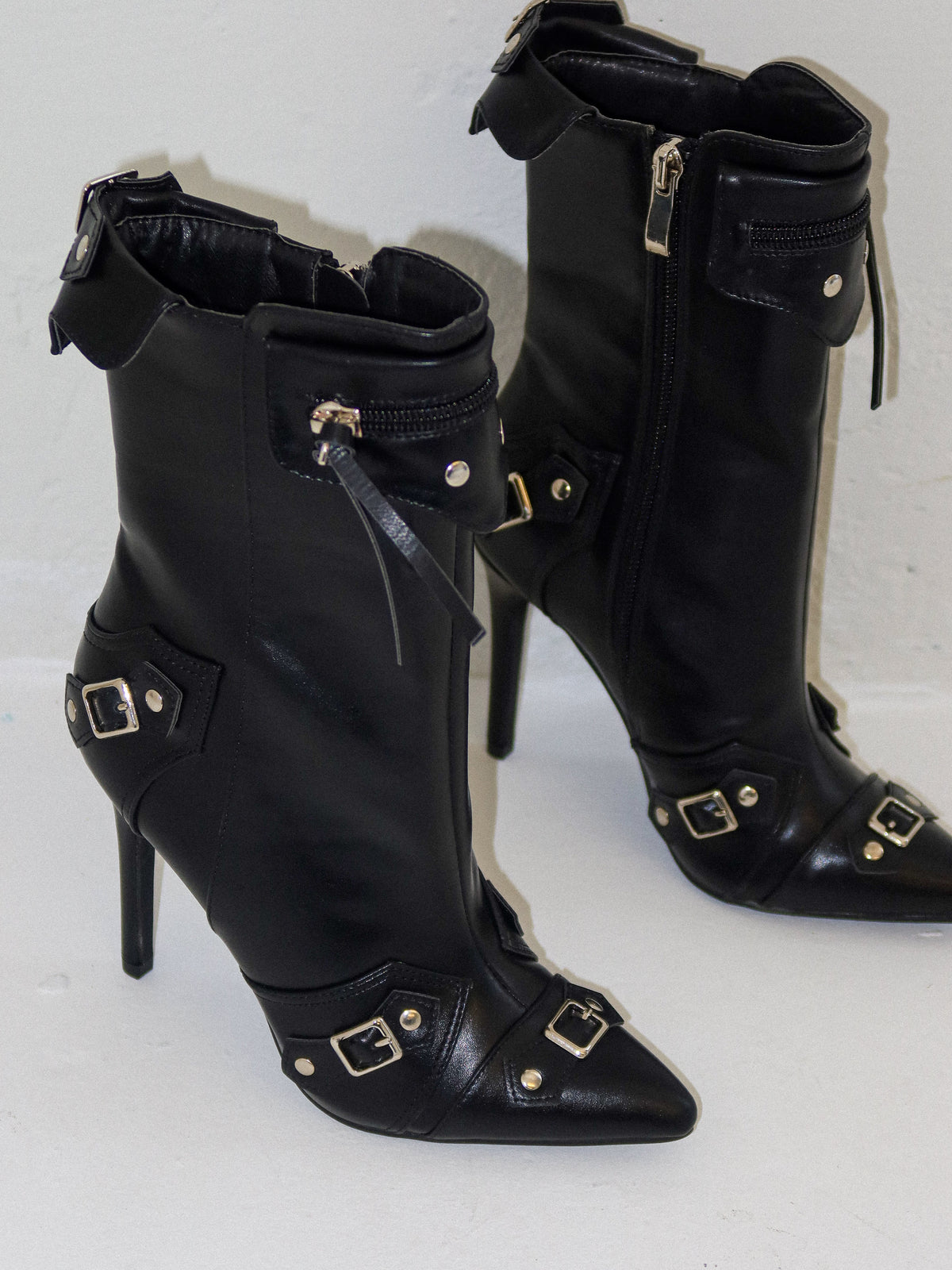 Alianna Boots (Black)