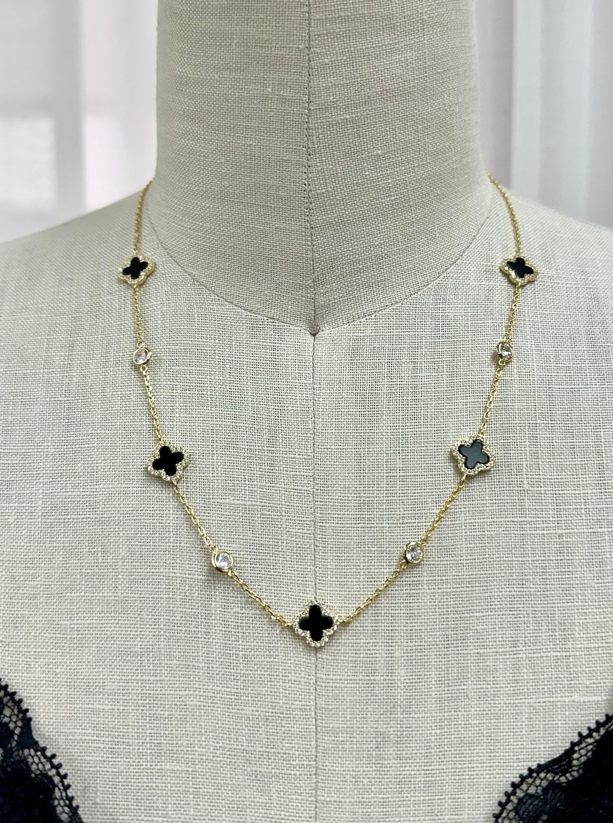 Jackie Clover Necklace (Black/Gold)