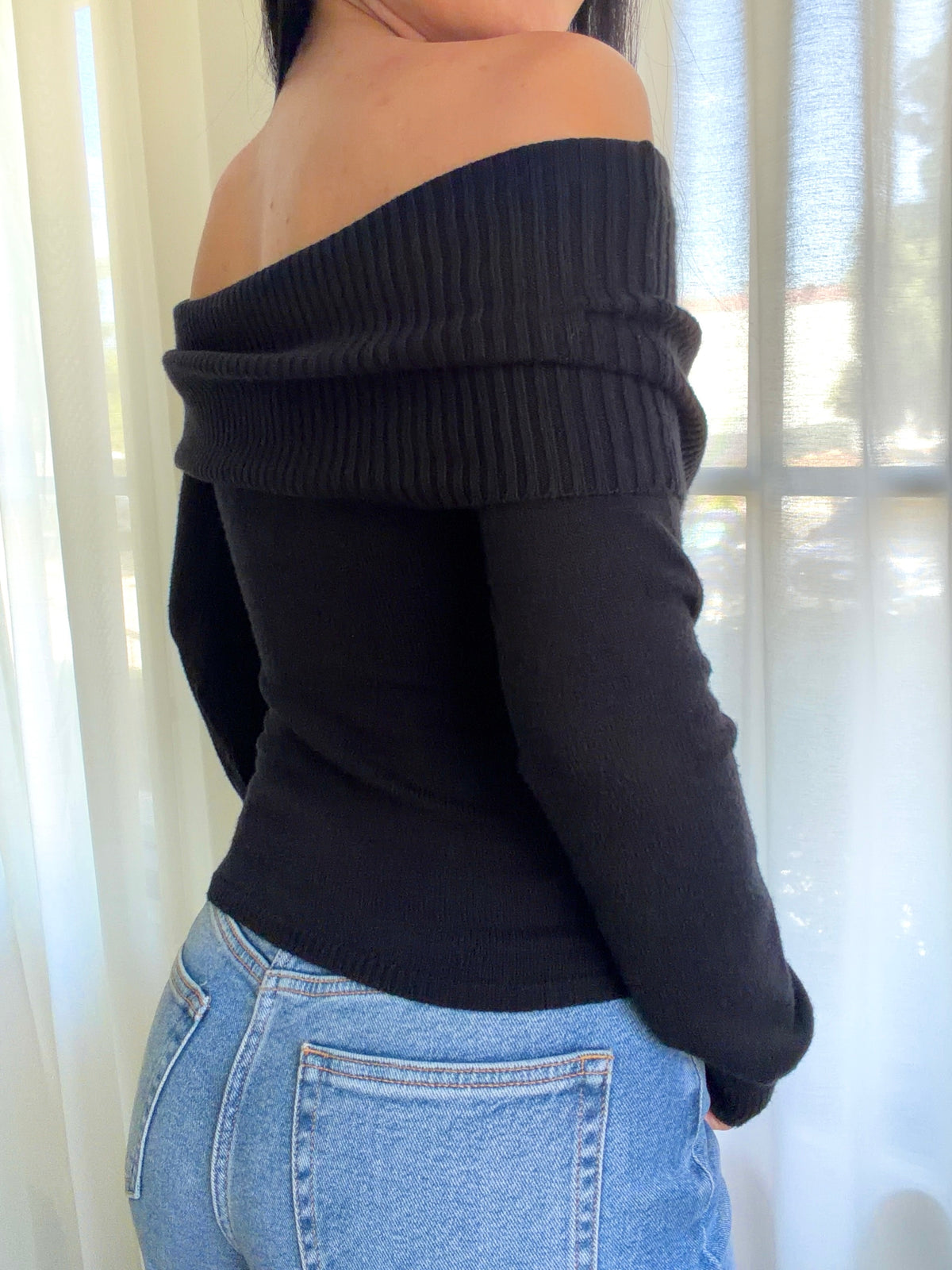 Eileen Off the Shoulder Top (Black)
