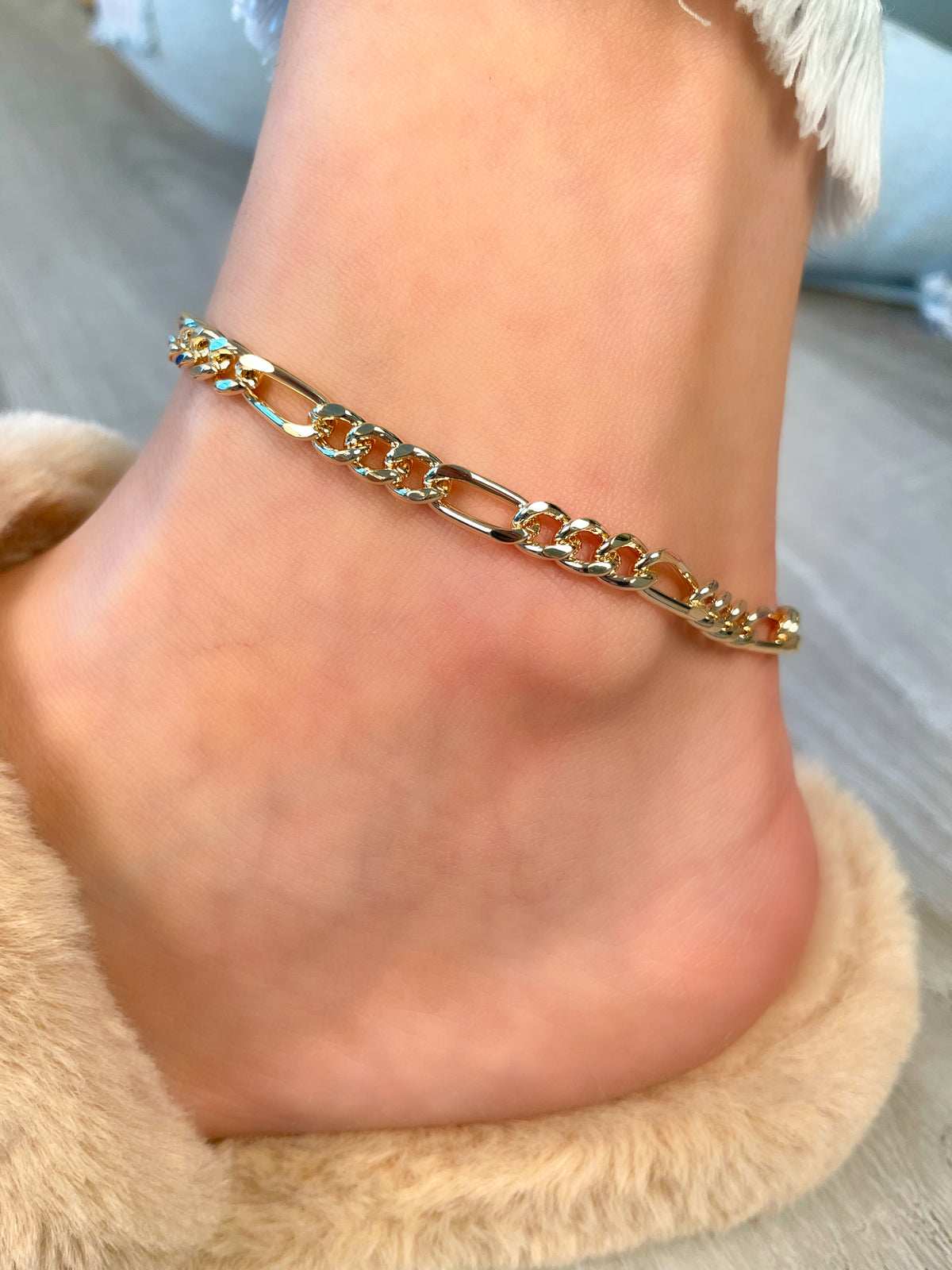 gold tone anklet, chain link