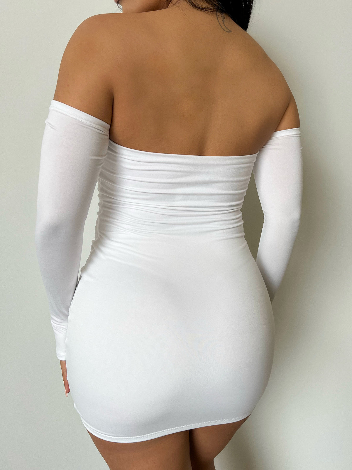 Brookelle Off The Shoulder Dress (Off White)