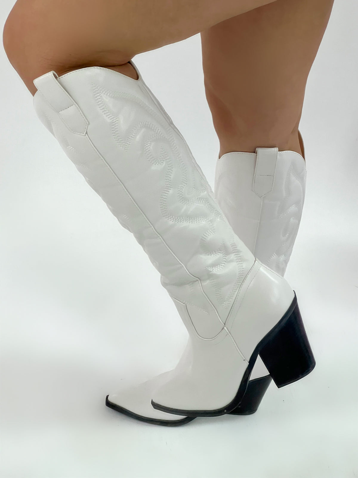 Alyssa Cowboy Boots (White)