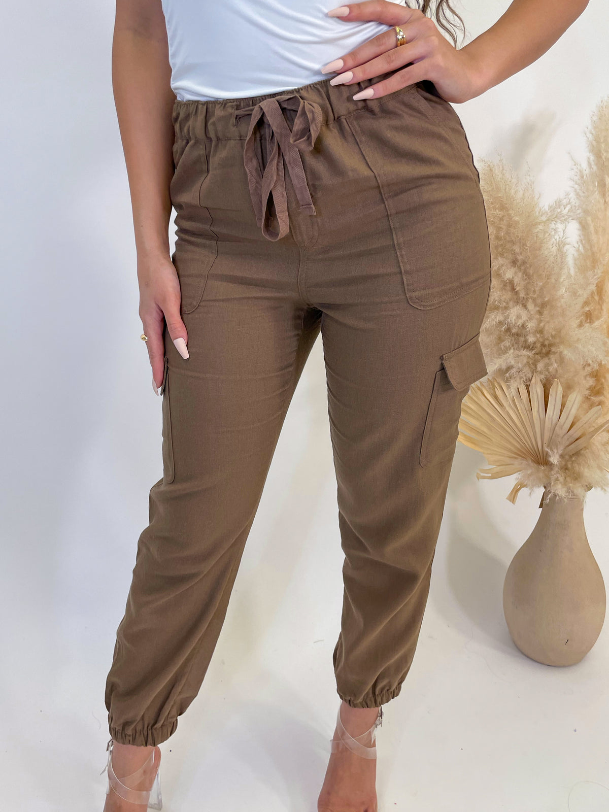  mocha linen jogger, 2 side leg utility flap pockets, waistband drawstring, cuffed ankle