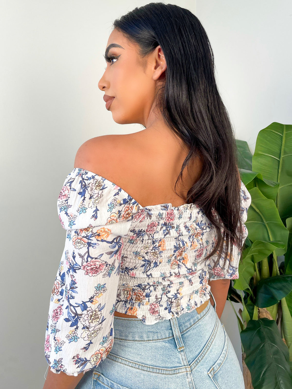 white top, crop top, off the shoulder floral top, floral, 3/4 sleeves, scrunched, front tie, elastic sleeves 