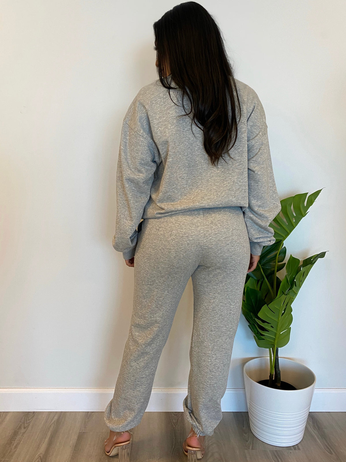 heather grey 2 piece, long sleeve crewneck, high waist joggers, drawstring, embroidered Los Angeles lettering