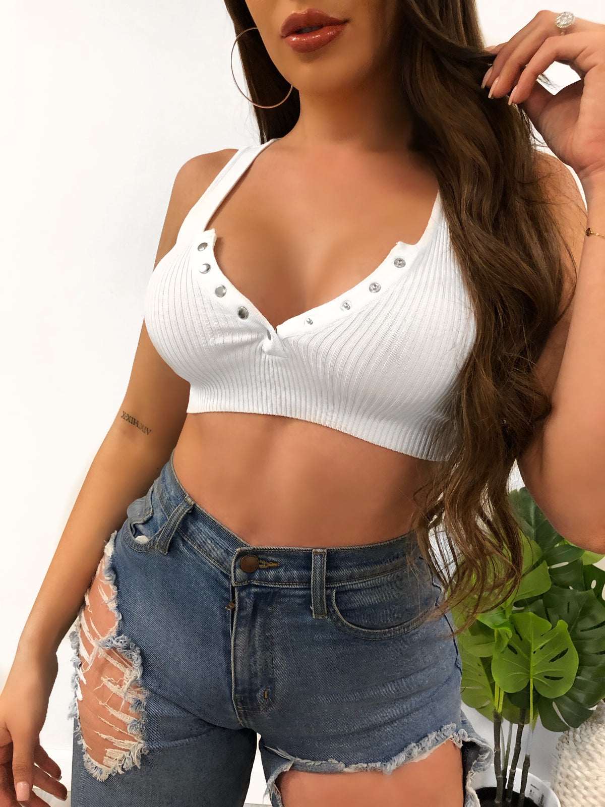 white ribbed tank top, silver tone buttons, v cut, crop top